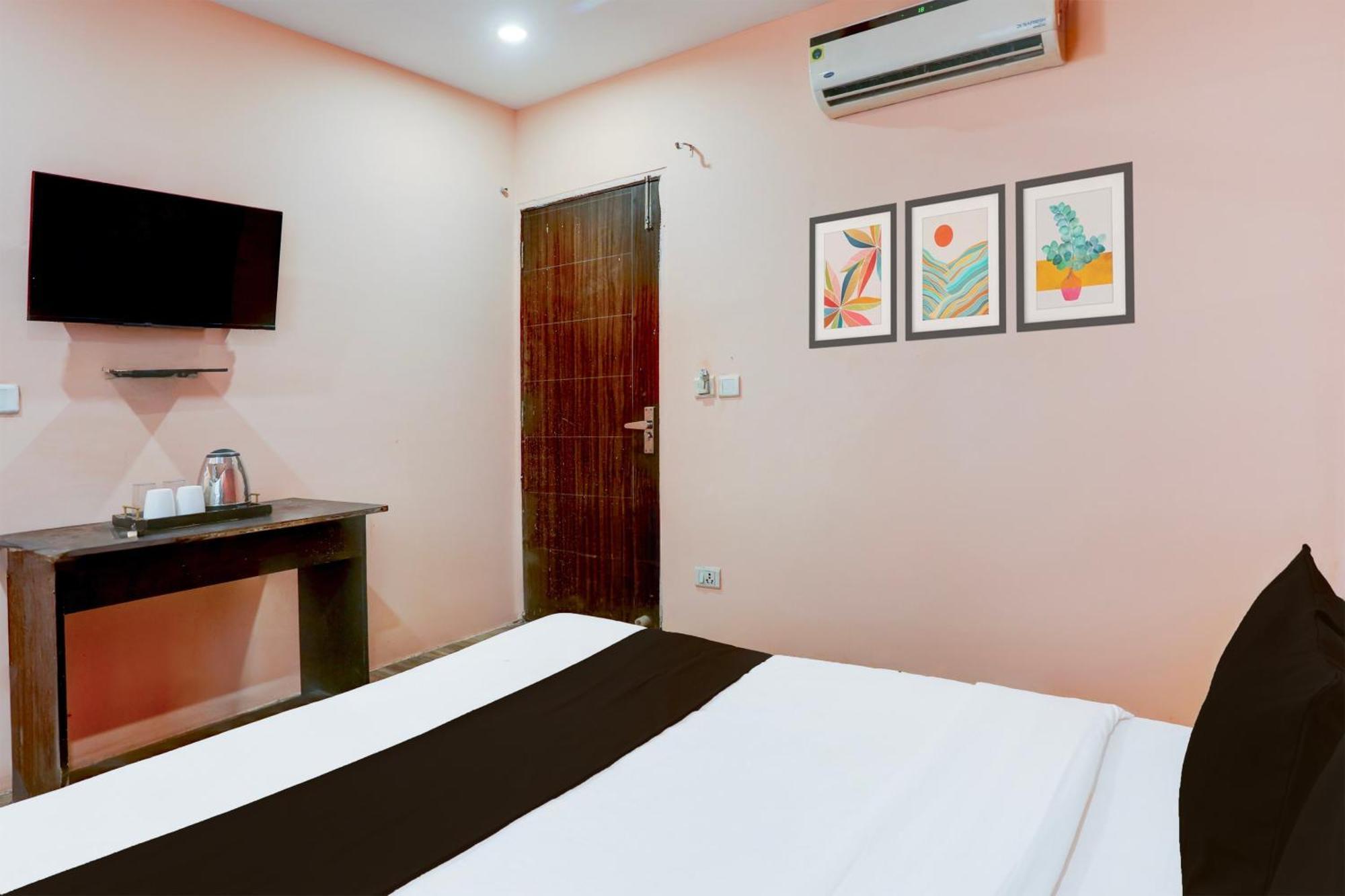 Super Hotel O S J Residency Delhi  Esterno foto
